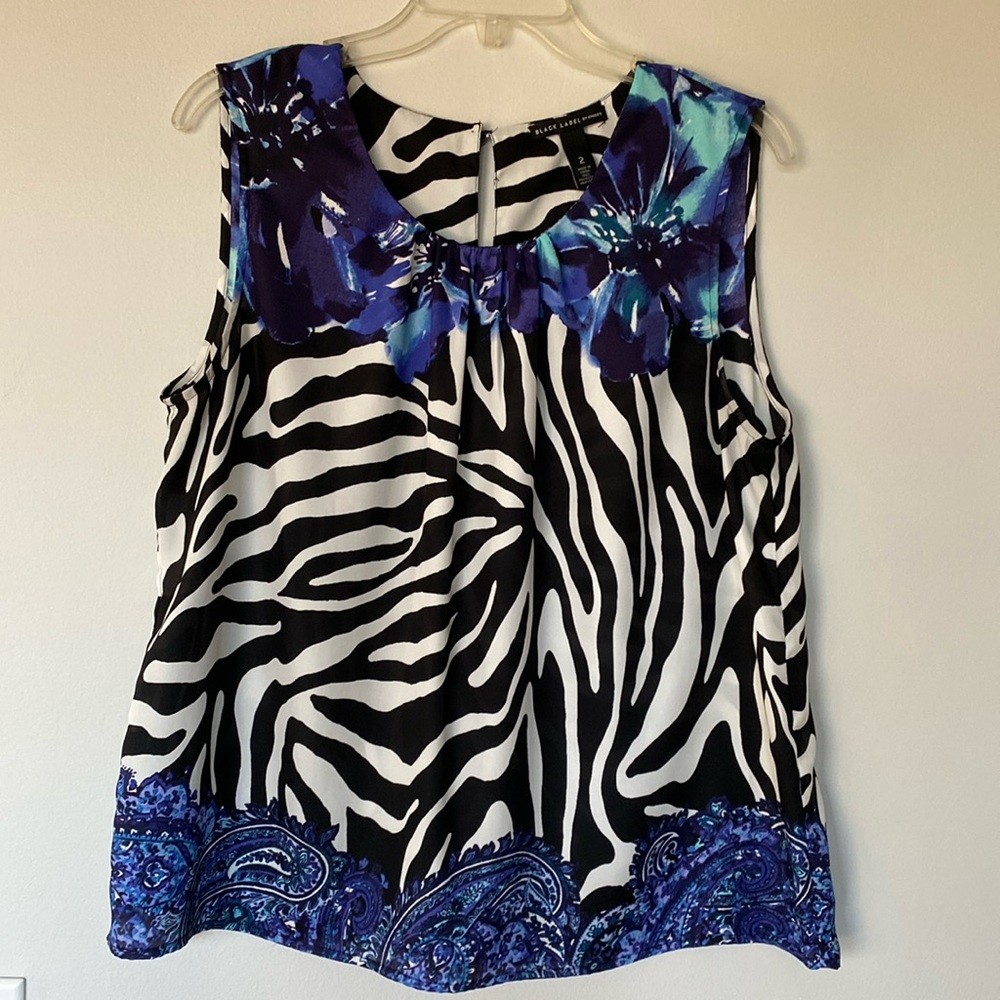 Black Label By Chico’s; size 2 (L); single button back opening; UEC